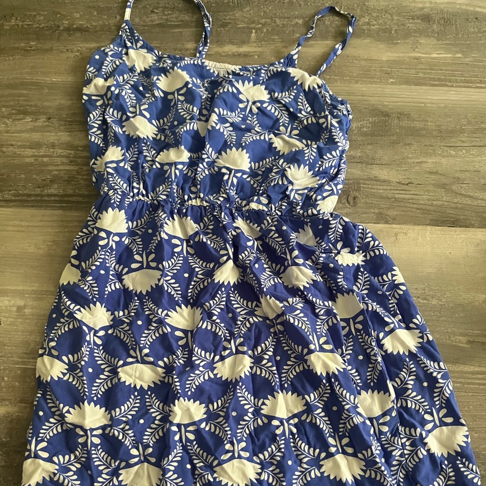 blue dress